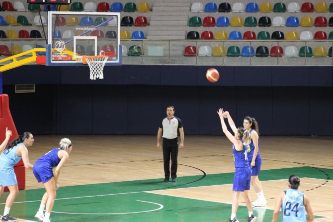 Fenerbahçe Üçüncü çeyrekte maçı kopardı