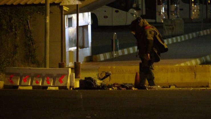 Fünye ile patlatıldı: "Bomba paniğine sebep olan valizden erkek kıyafetleri çıktı"