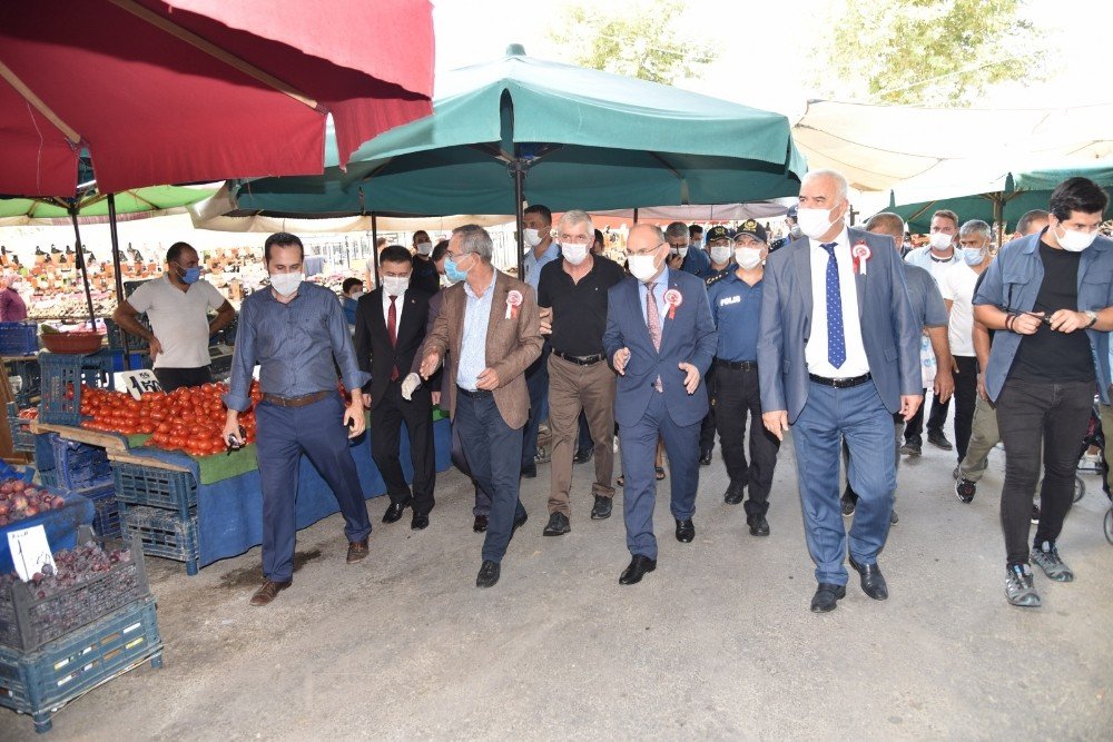 Manisa'daki pazar yerlerine koronavirüs denetimi