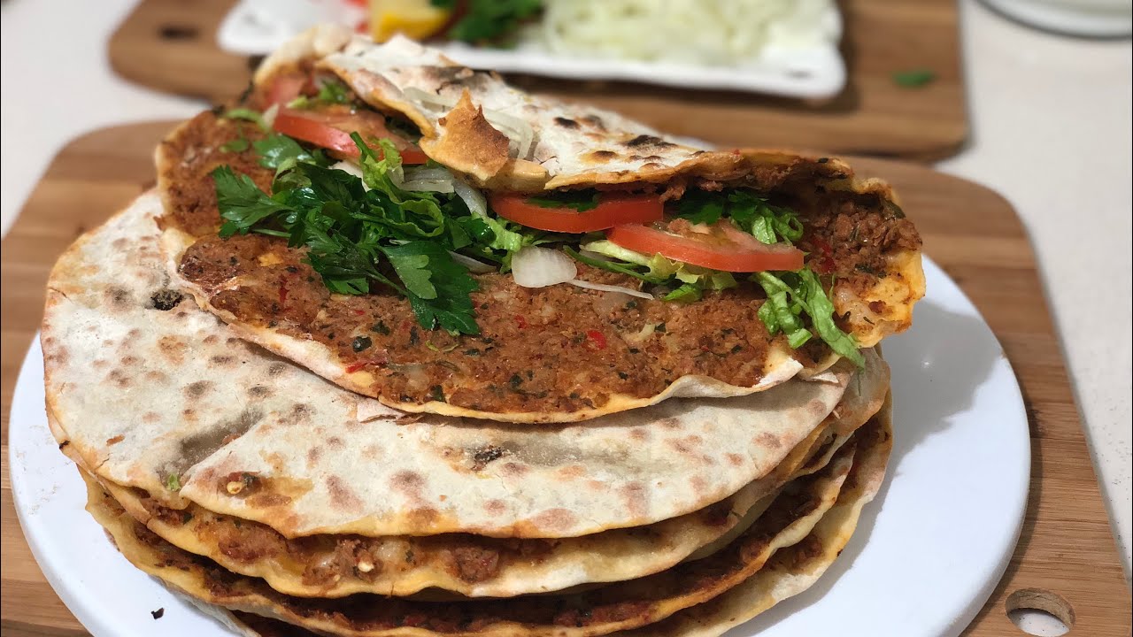 Lahmacun tarifi, yapılışı, malzemeleri | Lahmacun nasıl yapılır?