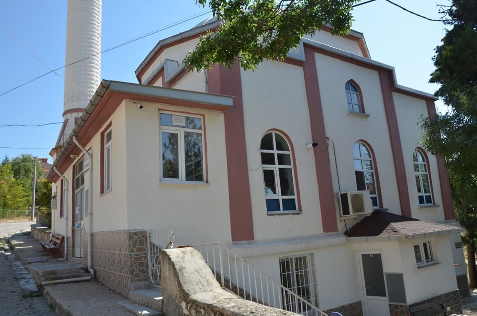 Cami imamının koronavirüs testi pozitif çıktı, cemaat karantinaya alındı