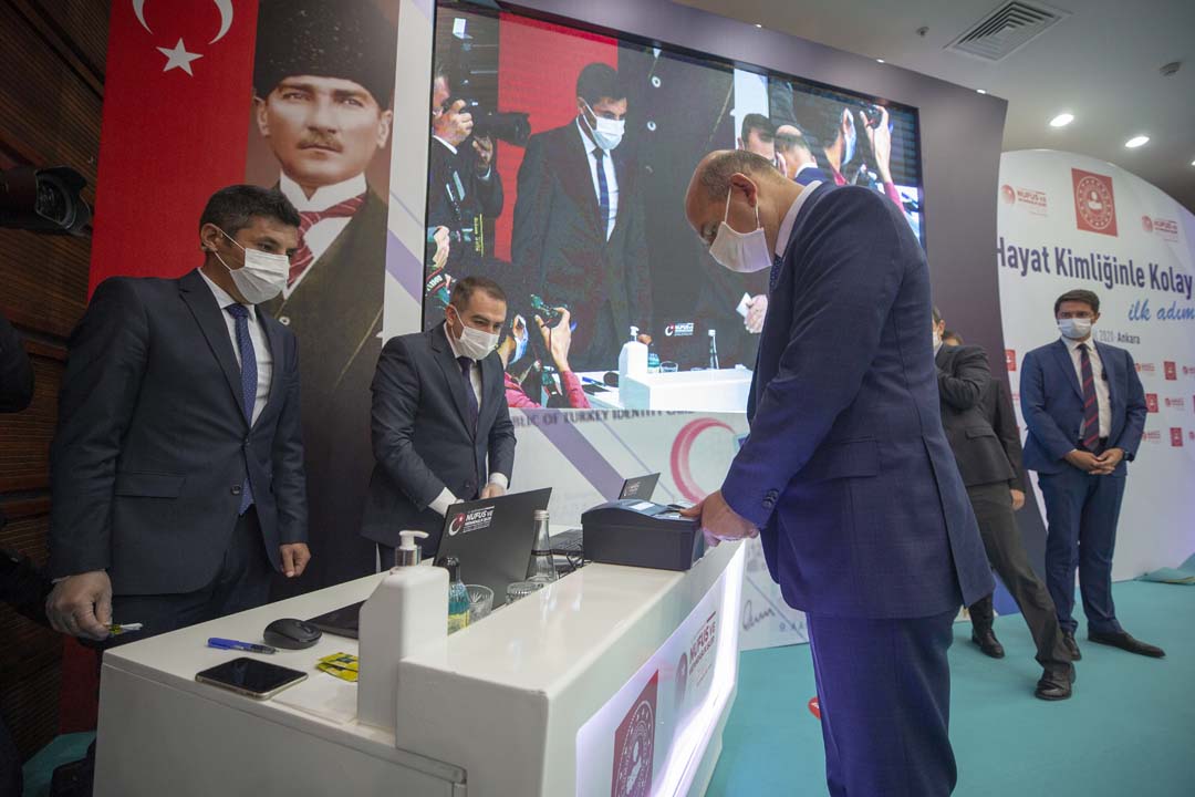 Bakan Soylu duyurdu: Ehliyetler, 21 Eylül'den itibaren kimliklere yüklenecek