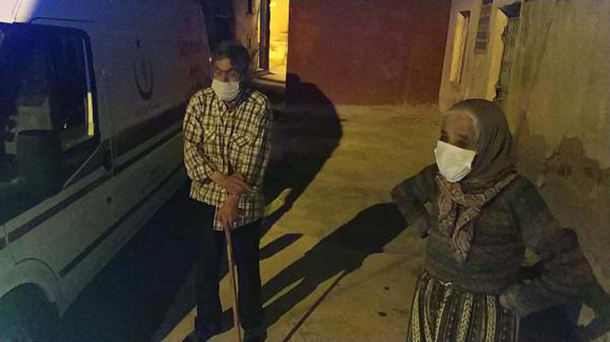 Kovid-19 testinden kaçan hasta pencereden atladı