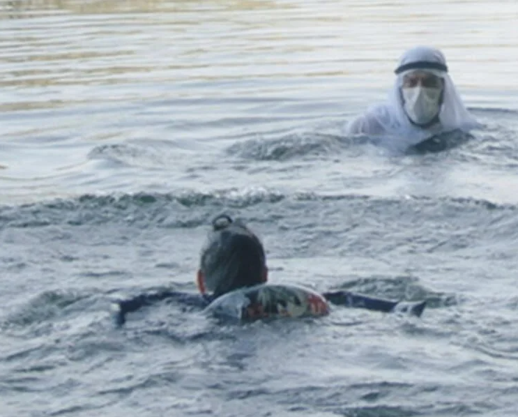 Aslı Omağ'ın boğulma sahnesini gerçek sanan turist kurtarmak istedi!