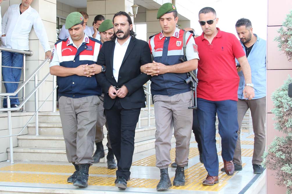 Emrah Serbes, 1 milyon 400 bin lira manevi tazminat ödeyecek