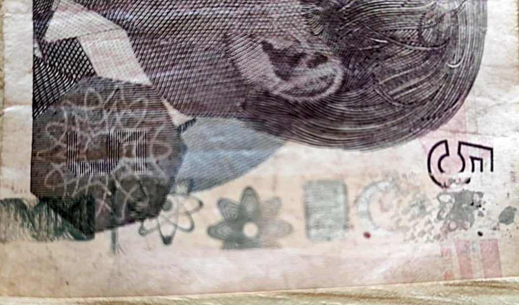 5 TL'yi bin liradan satıyor