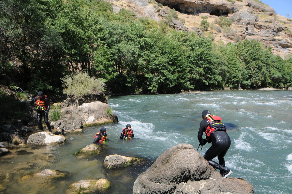 Tunceli'de kayıp kardeşleri arama çalışmalarındaki 6. günde kan izlerine rastlandı