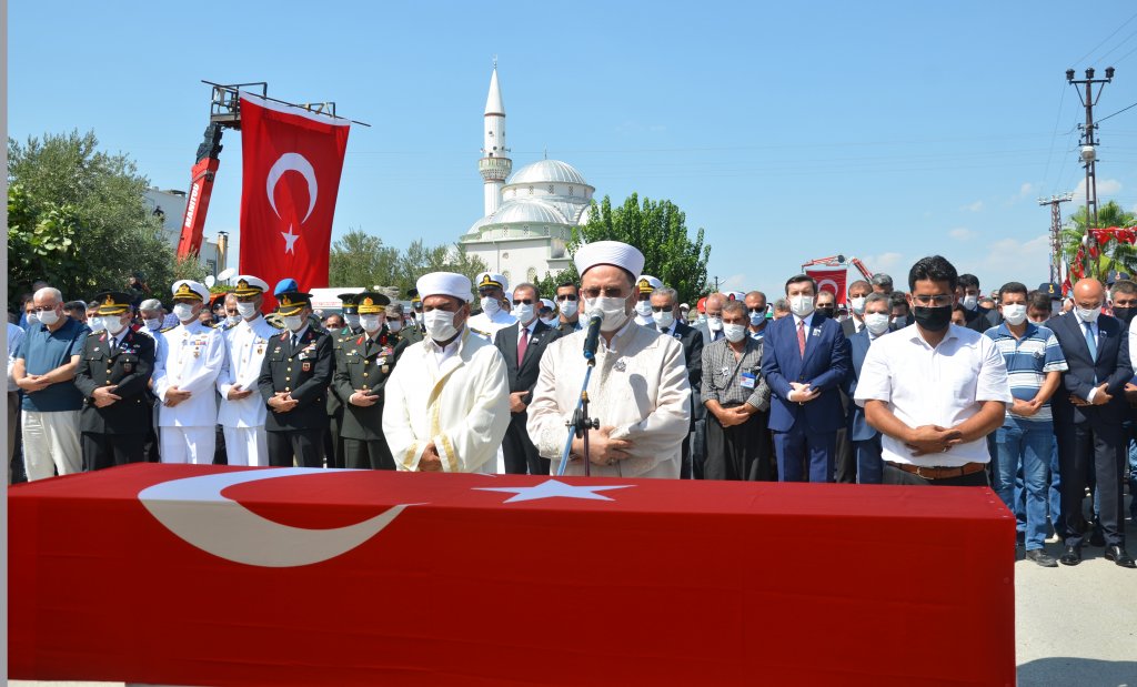 Şehit Piyade Uzman Çavuş Gökhan Kılınç, gözyaşları içinde toprağa verildi