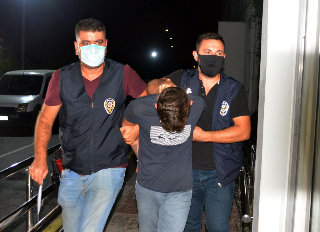 Adana'da şafak operasyonu: 23 gözaltı