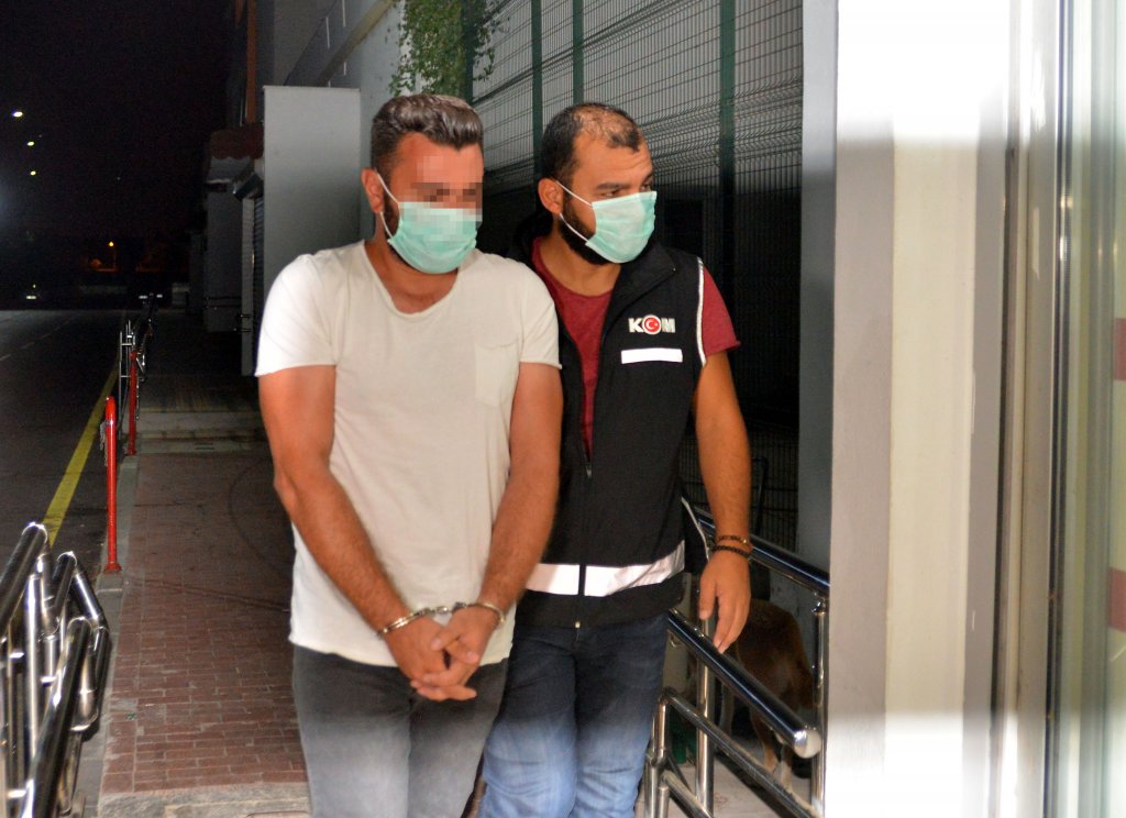 Adana'da şafak operasyonu: 23 gözaltı