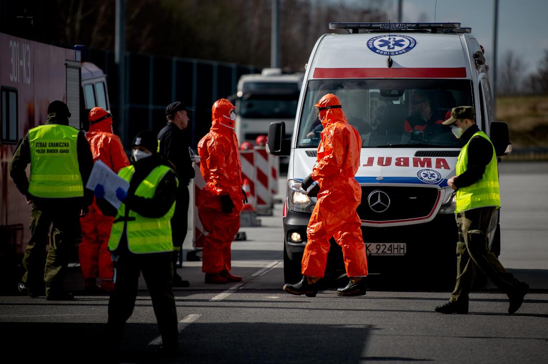 Akdeniz Üniversitesi'nden 'koronavirüs ne zaman biter?' cevabı