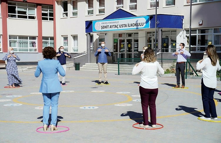 Milli Eğitim Bakanı Ziya Selçuk Instagram'da veliler ile buluşacak!