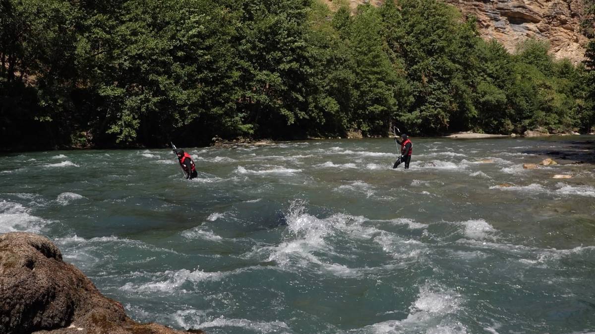 Tunceli'deki cesedi bulunan ağabey toprağa verildi, kardeşi için arama çalışmaları sürüyor