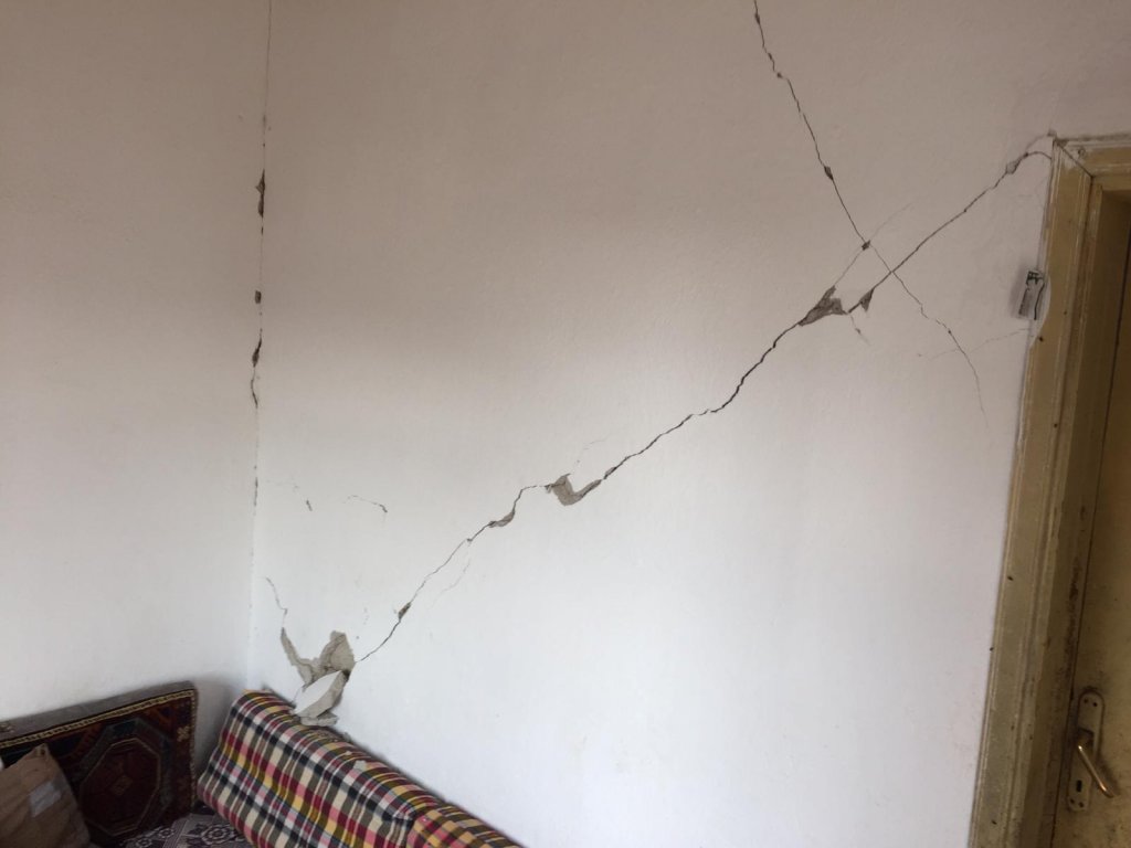 Niğde depremi Konya'yı da sarstı: 10 ev hasar gördü