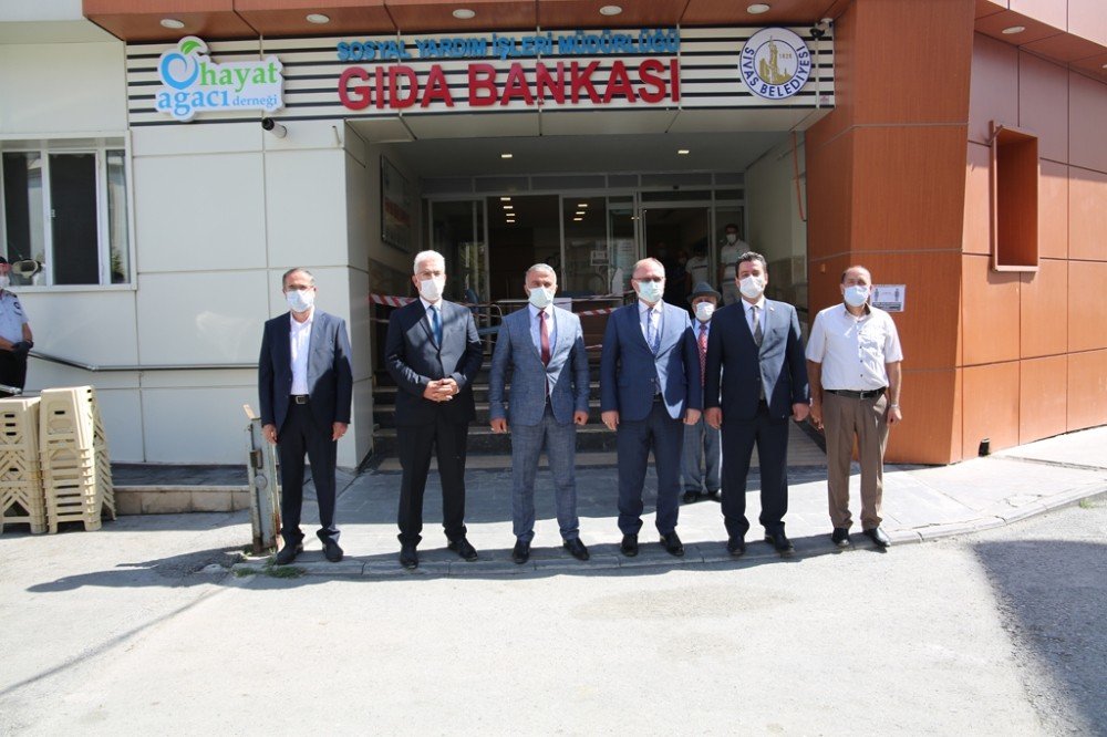 Sivas’ta kırtasiye yardımı başladı: 2 bin 160 öğrenciye ulaşacak