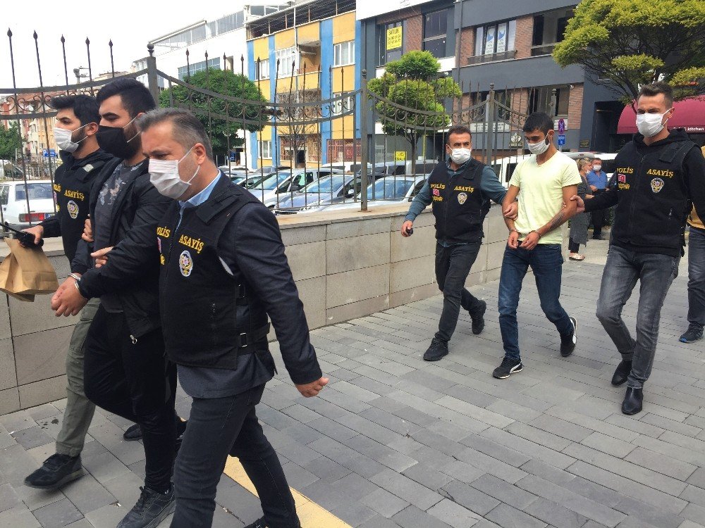 Eskişehir'de bıçaklı kavga: 3 yaralı 