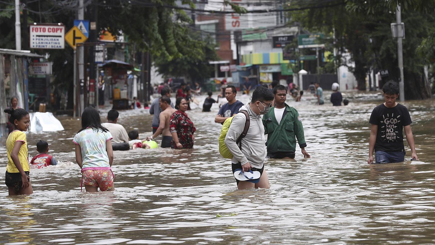 Endonezya'da sel felaketi: 20 yaralı, 3 kayıp 