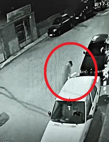 Kameraları görünce hırsızlıktan vazgeçtiler 