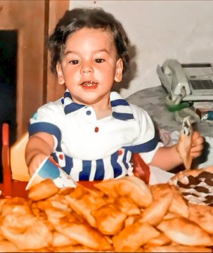 Akın Akınözü'nün hayranlarından anlamlı jest!