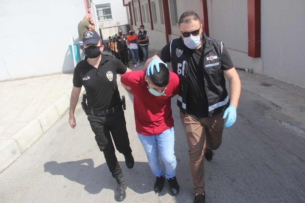 Adana’da 2 cinayetten sorumlu tutulan suç örgütüne 13 tutulama