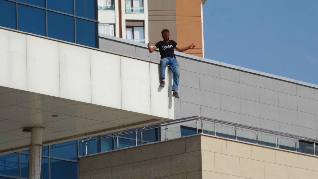 33 yıllık hayatında 31 kez intihar girişiminde bulundu 