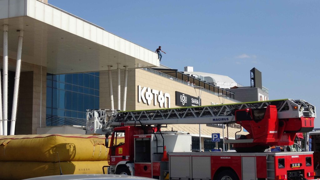 33 yıllık hayatında 31 kez intihar girişiminde bulundu 