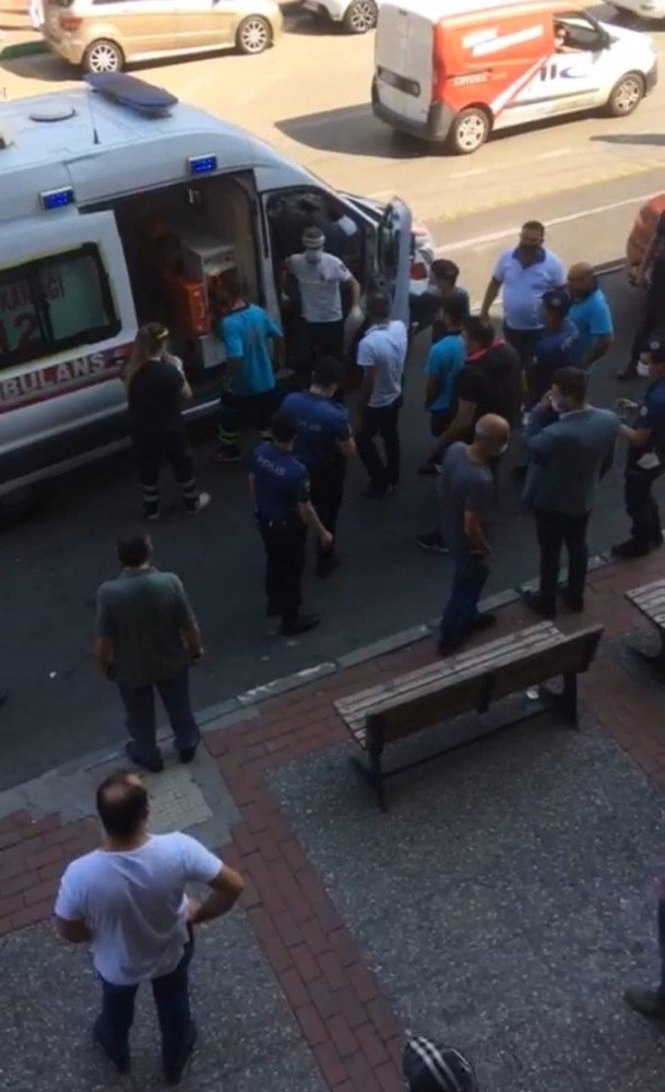 Kağıt toplama kavgası: İşçinin başında şişe kırdı