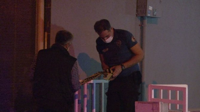 Kartal'da 23 yaşındaki genç pompalı tüfekle kafasına ateş ederek intihar etti