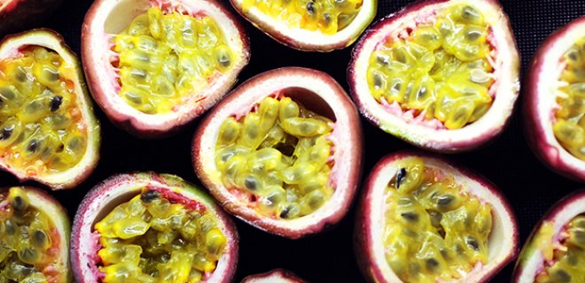 Çarkıfelek meyvesi (Passion fruit) nedir? Nerede yetişir? Faydaları nelerdir?