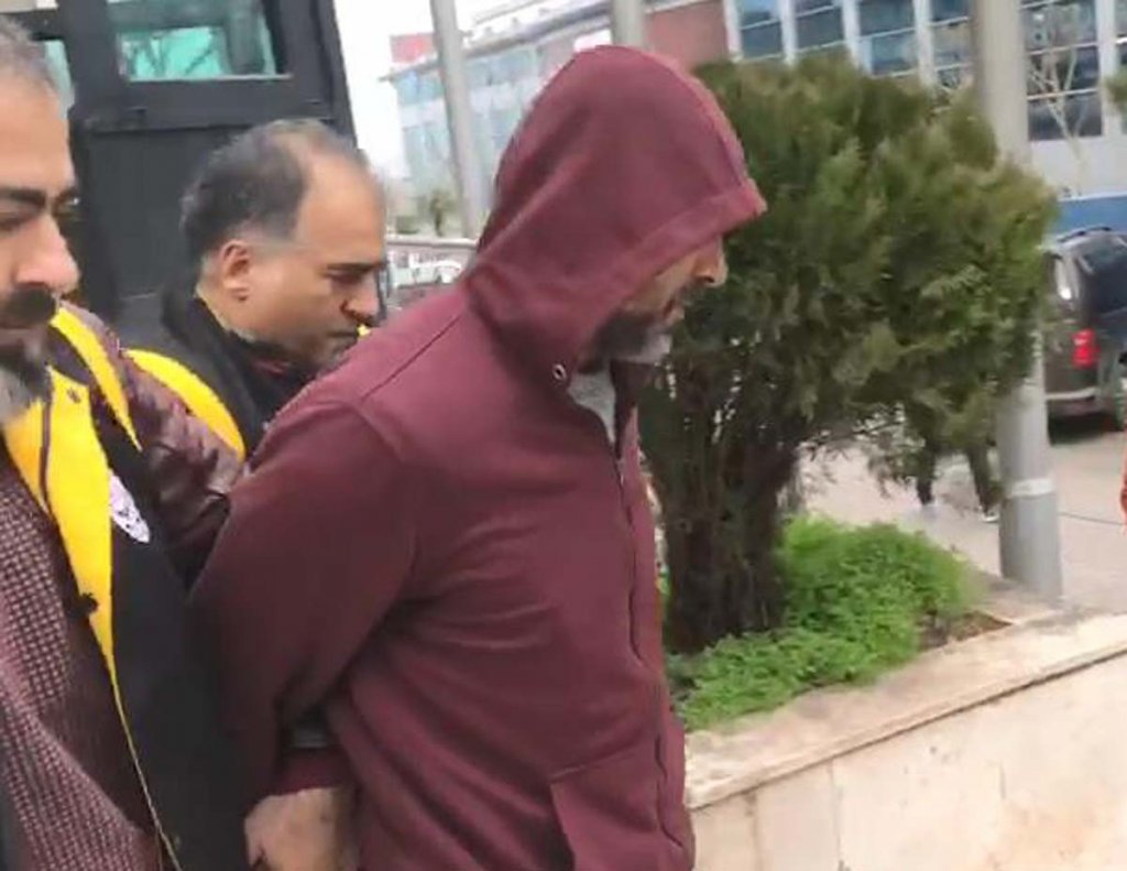 Eski sevgilisi ve kardeşini boğazlarını keserek öldüren sanığa 2 kez müebbet talebi