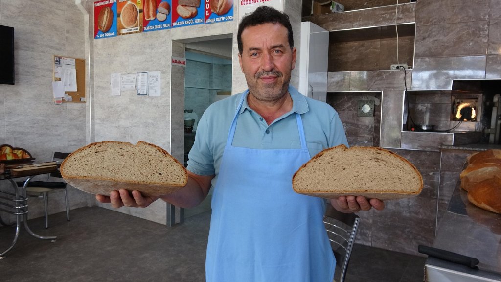 Mola vermek için durduğu şehirde iki ekmek fırını açtı
