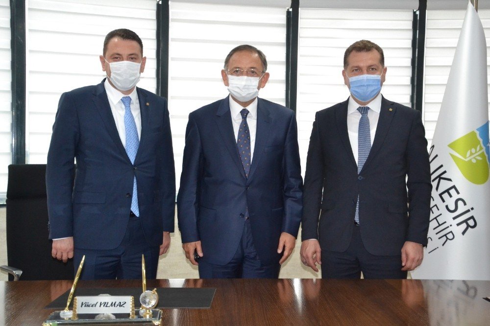 Özhaseki: Doğu Akdeniz'deki haklarımızdan vaz mı geçelim?