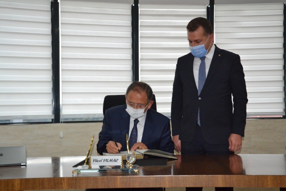 Özhaseki: Doğu Akdeniz'deki haklarımızdan vaz mı geçelim?