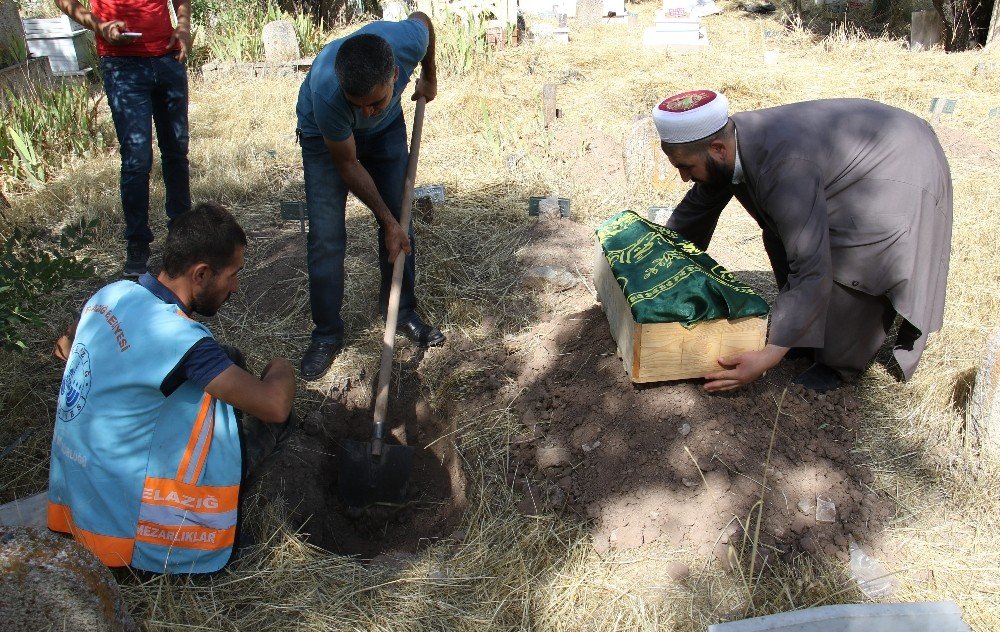Bebeğini halının altında boğan kadına müebbet hapis