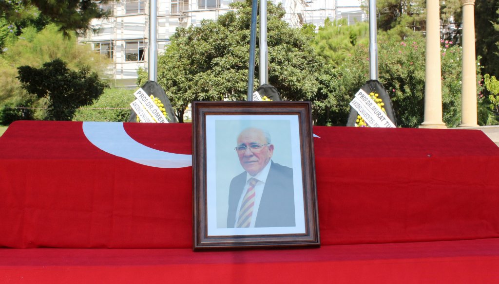 Prof. Dr. Karpuzoğlu, gözyaşları içinde toprağa verildi 