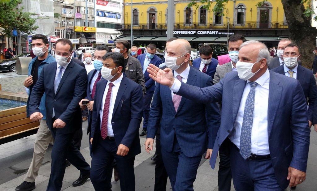 Bakan Karaismailoğlu: Tecrübelerimizi Türkiye için kullanıyoruz