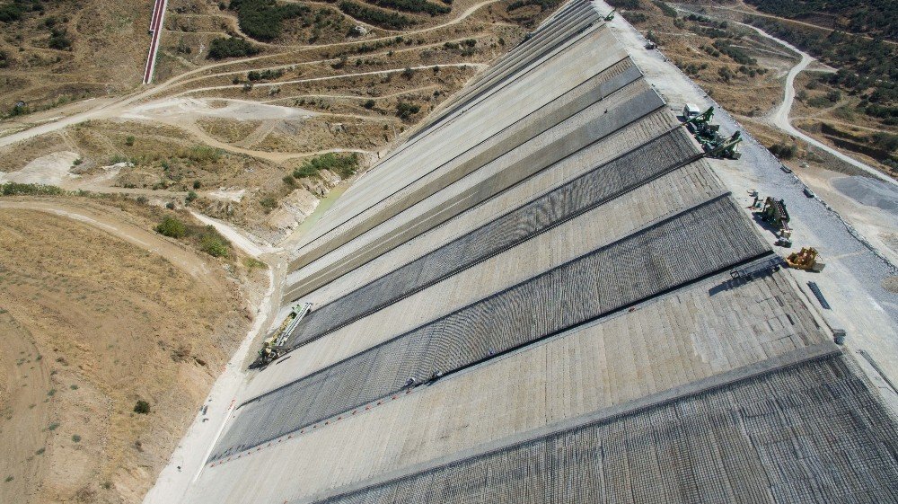 Ödemiş'teki tarım arazileri Rahmanlar Barajı ile suya kavuşuyor