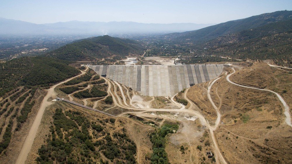 Ödemiş'teki tarım arazileri Rahmanlar Barajı ile suya kavuşuyor