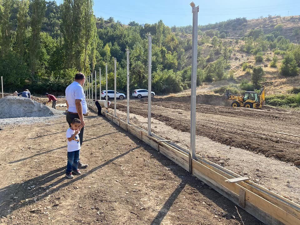 Çukurca Belediyesi 2 adet sera kurulumu için çalışmalara başladı