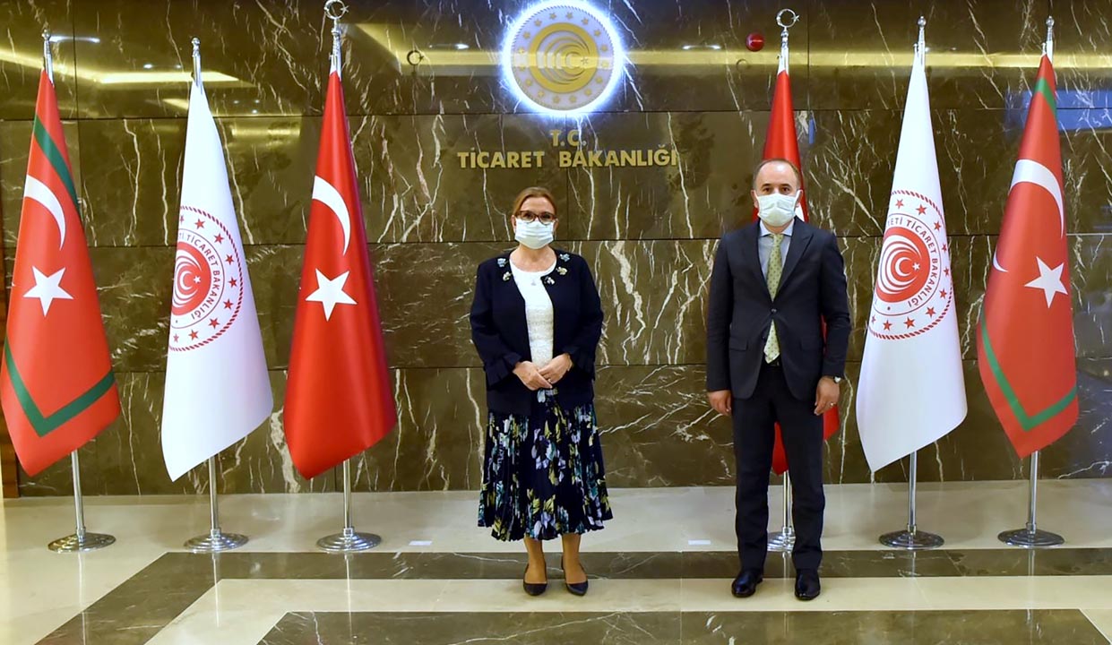 TPF'den Bakan Pekcan'a 'mağazalar pazar günleri kapatılsın' önerisi