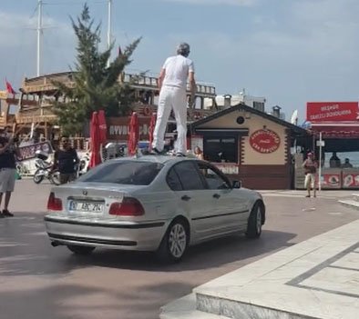 Emekli astsubaydan kılıçla intihar girişimi