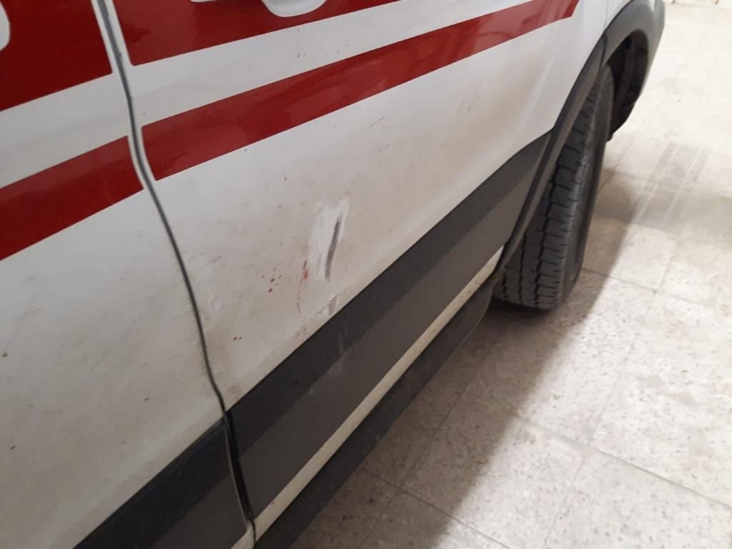 Kavga var diye çağırdıkları sağlık çalışanlarına saldırdılar