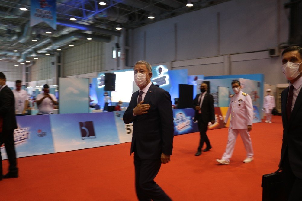 Bakan Akar'dan Teknofest sürprizi