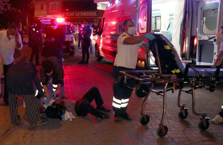 Kayseri'de Melikgazi ilçesi Hunat Mahallesinde silahlı- bıçaklı kavgada 2 kişi yaralandı