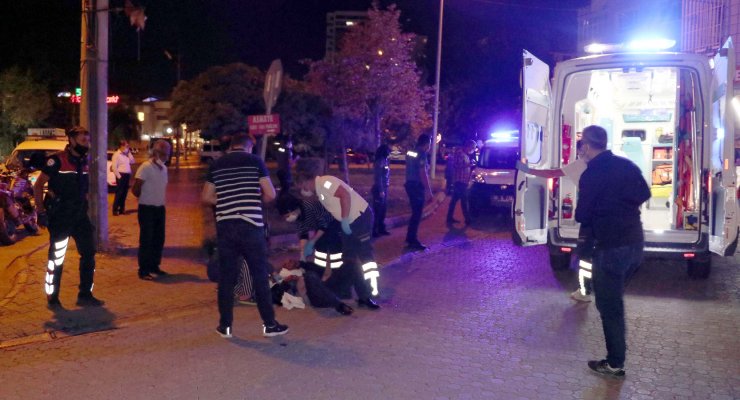 Kayseri'de Melikgazi ilçesi Hunat Mahallesinde silahlı- bıçaklı kavgada 2 kişi yaralandı