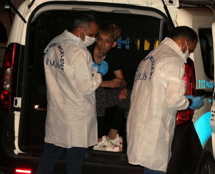 Kayseri'de Melikgazi ilçesi Hunat Mahallesinde silahlı- bıçaklı kavgada 2 kişi yaralandı