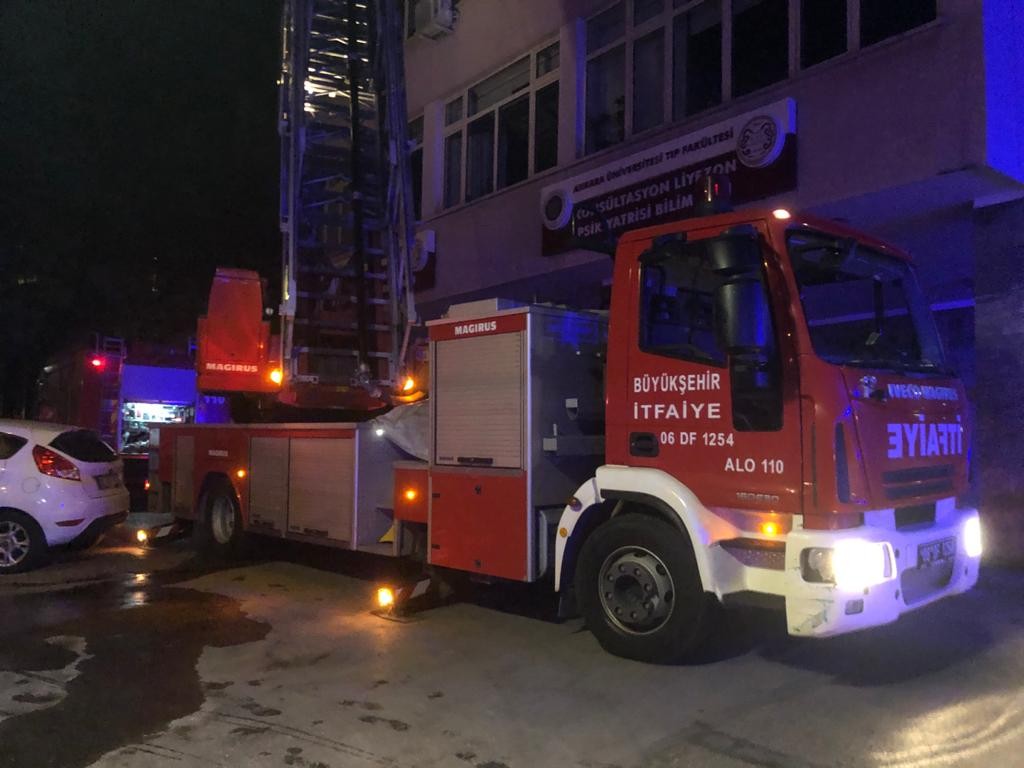 Psikiyatri bölümünde yatan hasta kaldığı odayı ateşe verdi!