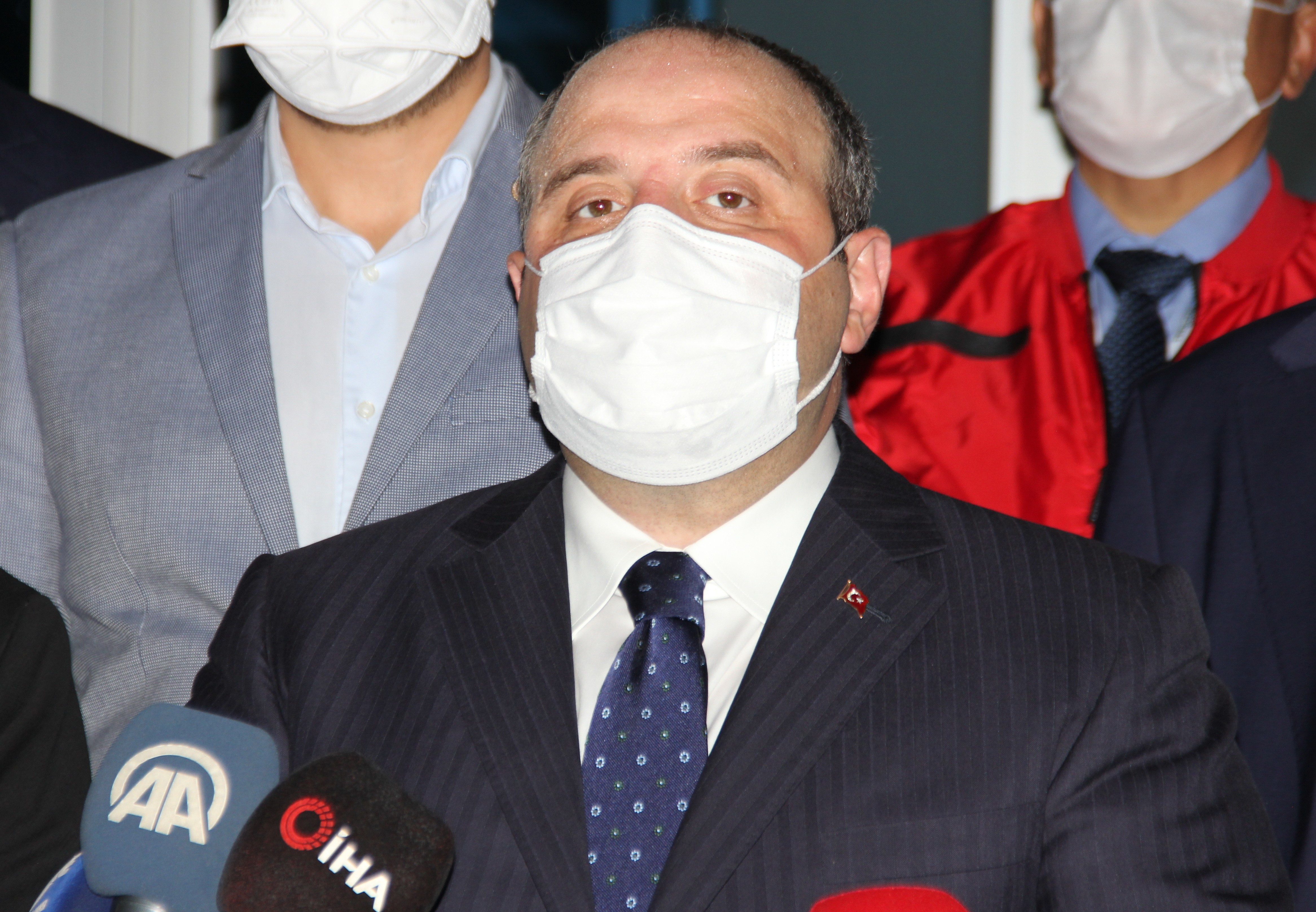 Bakan Varank'tan koronavirüs aşısı müjdesi! Son noktaya gelindi