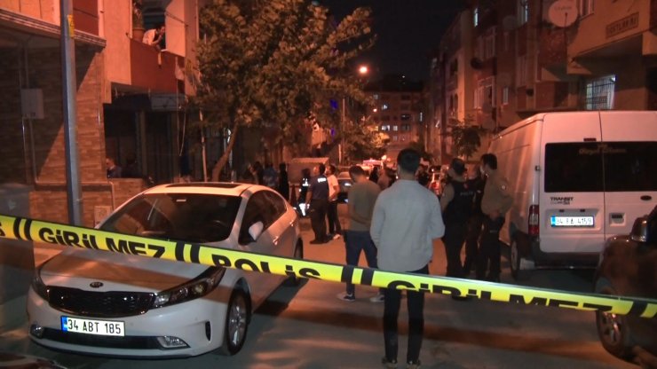 Sultangazi'de evinin balkonunda oturan bir kişiye pompalı tüfekli saldırıda bulunuldu