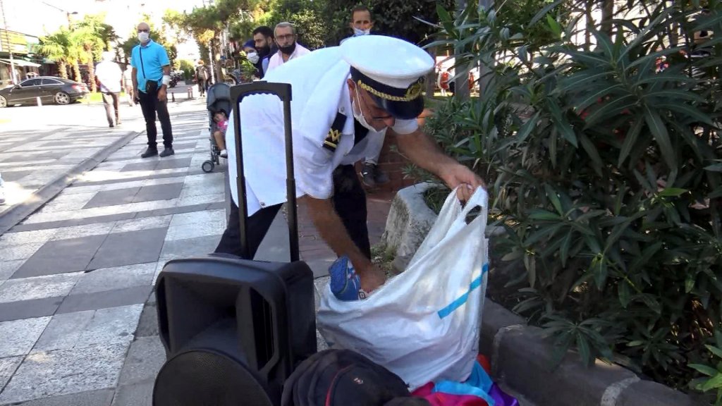 Avcılar'da maskesiz, mesafesiz kukla gösterisi